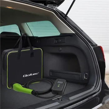 Qoltec Mobilna ładowarka do samochodu elektrycznego EV i hybryd z regulacją 2w1 Typ2 | 3.5kW | 230V | SCHUKO 16A | LCD