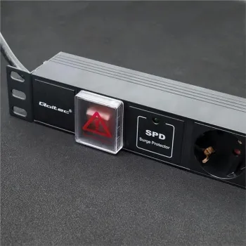 Qoltec Aluminiowa Listwa zasilająca  PDU do  RACK 19'' | 1U | 16A |  6xSCHUKO | 1.8m-1265583