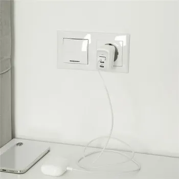 Qoltec Ładowarka sieciowa 65W GaN  | 5-20V | 3-3.35A | 2 x USB-C PD | 1 x USB QC 3.0 | Laptop | Smartfon | Biała-12657