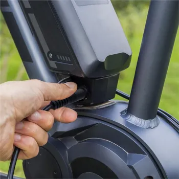 Qoltec Szybka Ładowarka do roweru skutera elektrycznego 36V | 42V | 2A | 5.5*2.5 | wodoodporna +kabel zasilający-12661