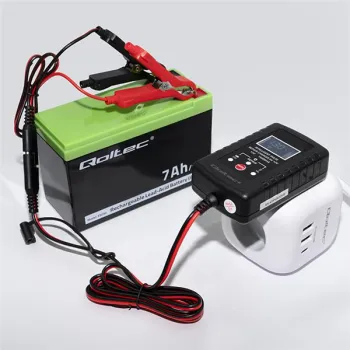 Qoltec Automatyczna ładowarka do akumulatora AGM GEL STD 6V/12V| 2A | Prostownik z funkcją naprawy i wyświetlaczem LE