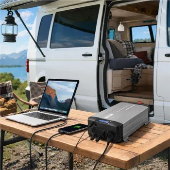 Qoltec Przetwornica napięcia Pure Sine Wave z UPS | 12V na 230V | 3000/6000W | LCD | USB | USB-C | Kompatybilna z LiFeP