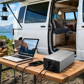 Qoltec Przetwornica napięcia Pure Sine Wave z UPS | 12V na 230V | 4000/8000W | USB | Kompatybilna z LiFePO4 GEL AGM-143